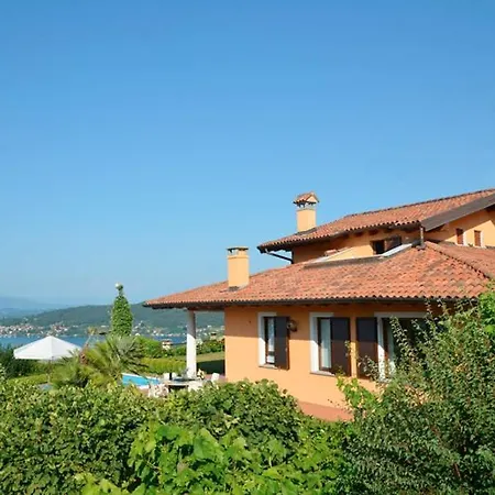 Villa Piantini Sleeps 8 With Pool And Air Con