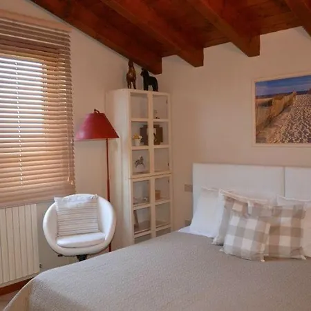 Piantini Sleeps 8 With Pool And Air Con * Meina
