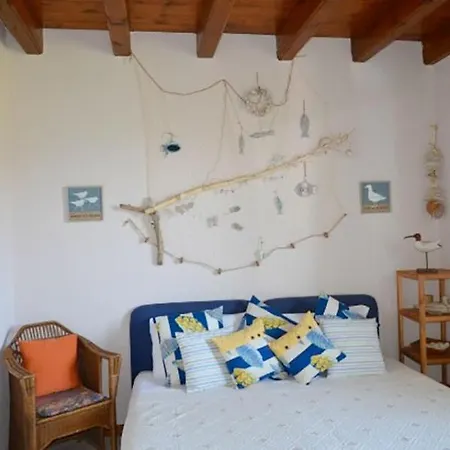 Villa Piantini Sleeps 8 With Pool And Air Con